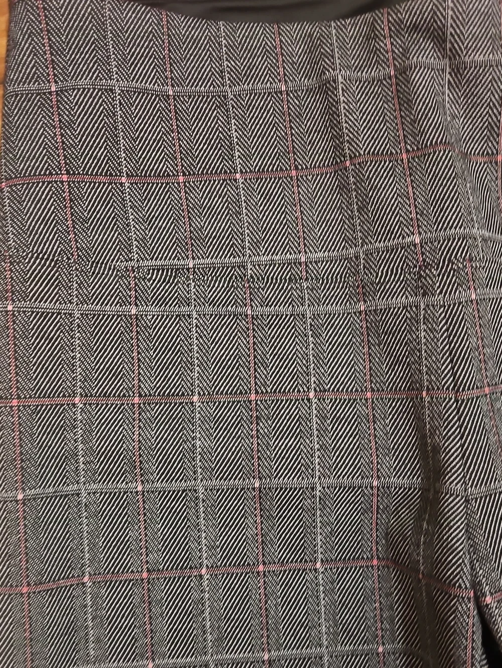Lyssé Gray Windowpane Plaid Pull On Slim Pants High Rise Stretch Ponte Sz Lg